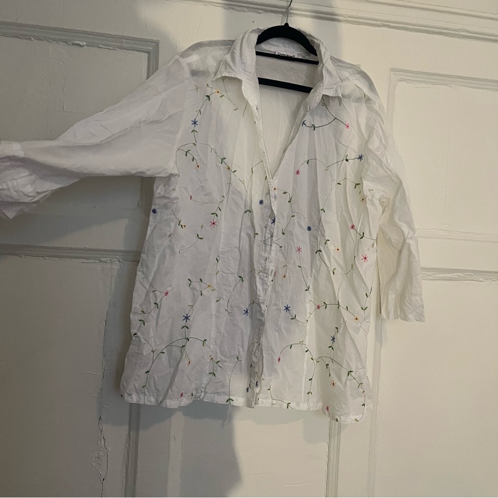 Vintage White Floral Embroidered Button-Up Shirt